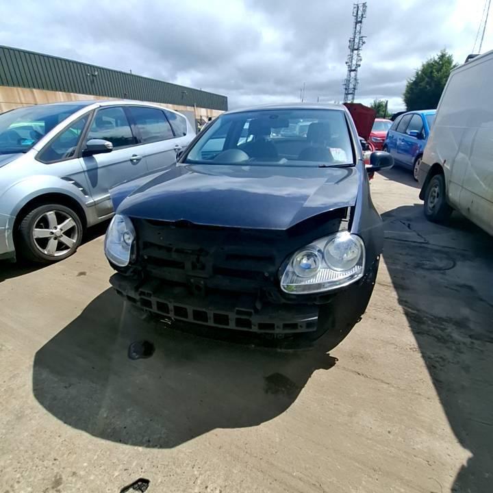 VOLKSWAGEN GOLF TDI SE
